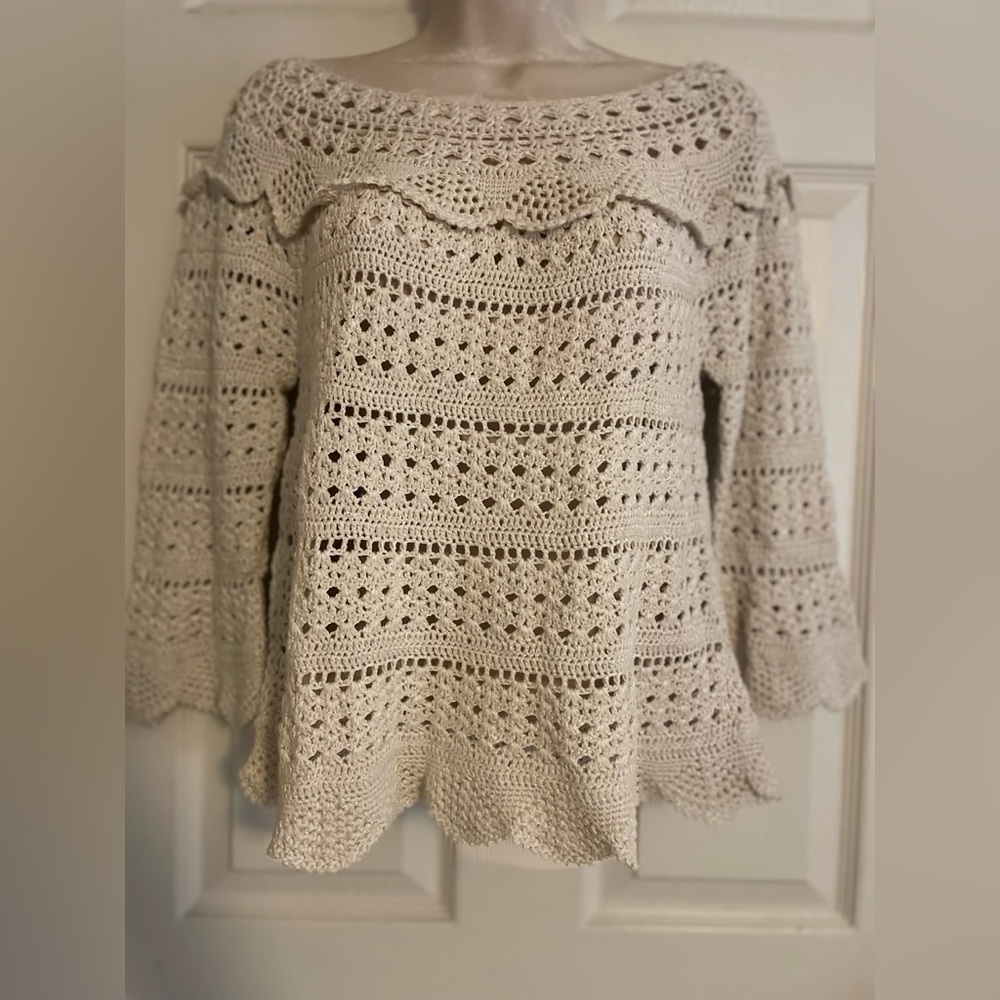 Intuitions Chic Off-Shoulder Cream‎ Crochet Sweater